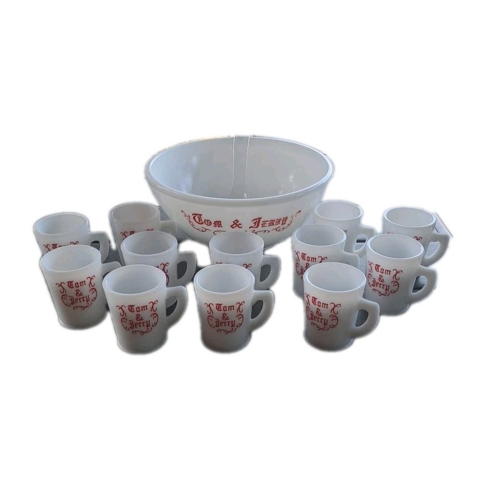 Vtg MCM McKee Tom & Jerry/Egg Nog Complete Set 12 Mugs Milk Glass Red Print EUC